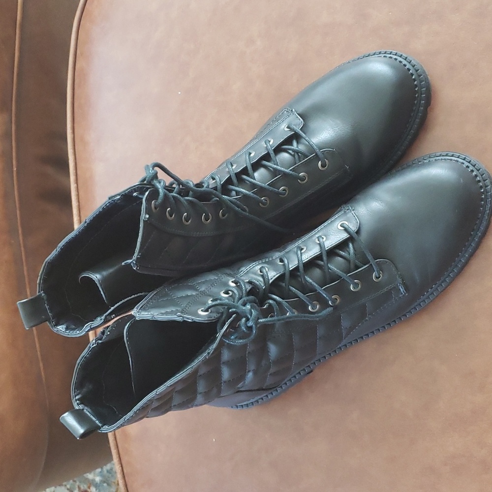 Women's size 11 combat boots